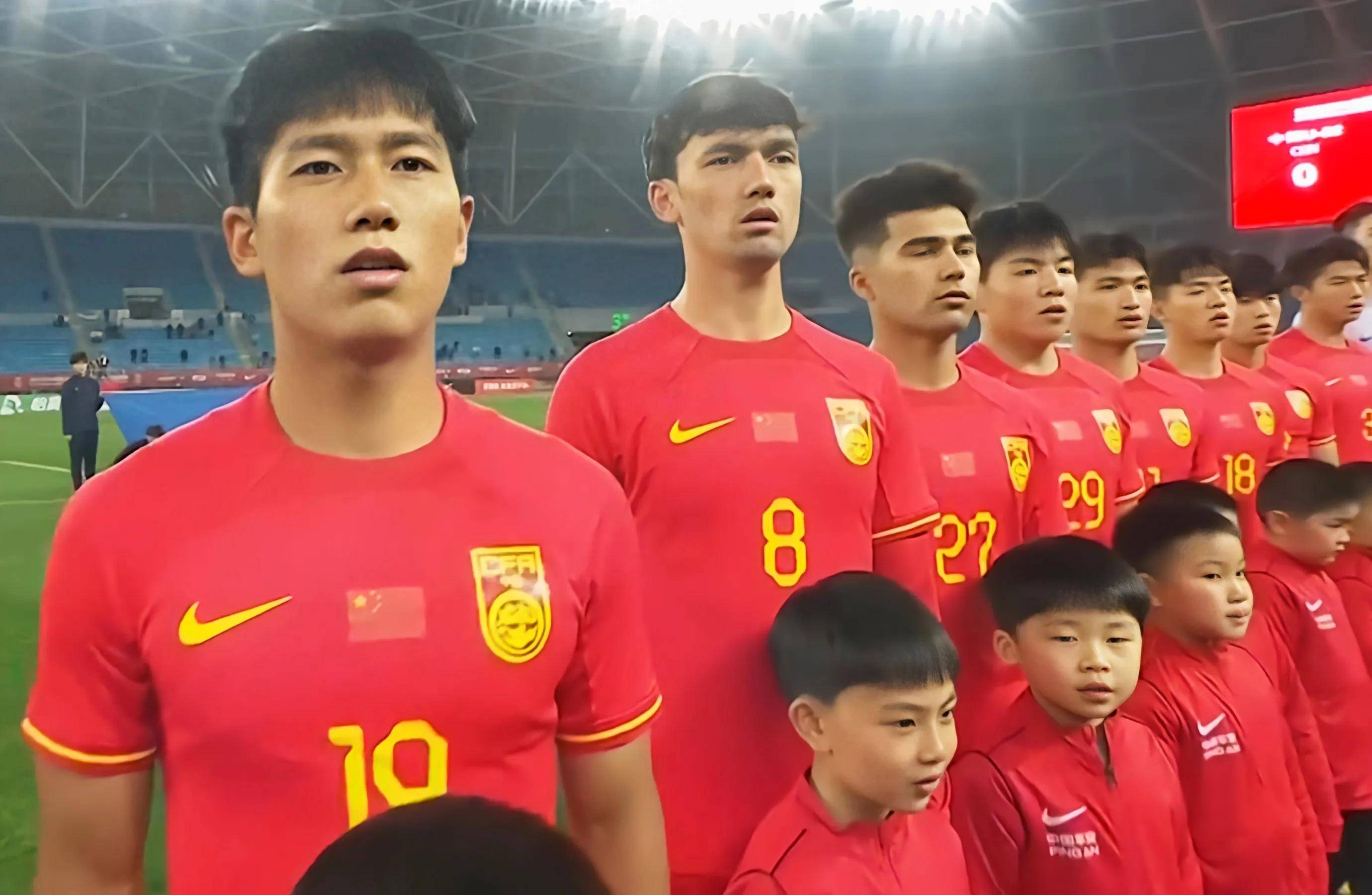 包含国足U16梦幻开局，1-1战平乌兹别克斯坦，“非裔”球员表现的词条